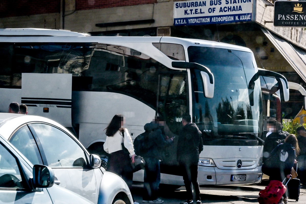 Λεωφορείο με μαθητές συγκρούστηκε με βαν στη Χαλκιδική