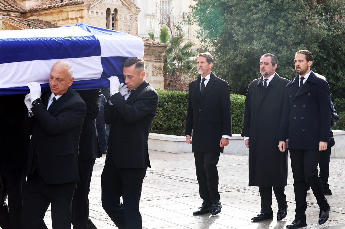 Κηδεία Πριγκίπισσας Ειρήνης: Παύλος, Νικόλαος και Φίλιππος στη Μητρόπολη Αθηνών