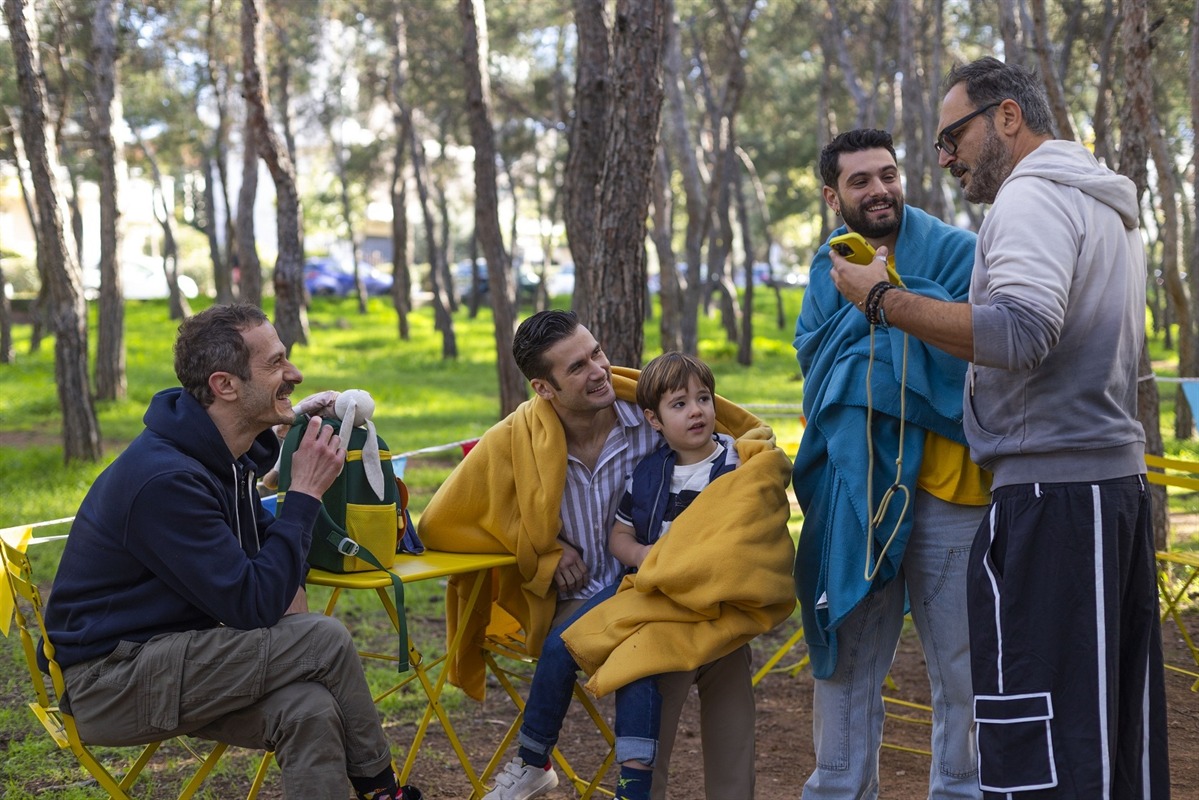 «Μπαμπά σ’αγαπώ»: Φωτογραφίες από τα γυρίσματα της νέας σειράς του ALPHA