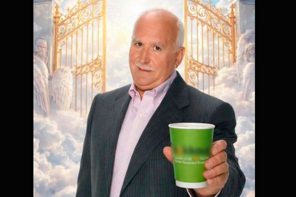 Ασέβεια στη μνήμη του Παπαδάκη - Διαφήμιση προσβολή από κατάστημα εστίασης