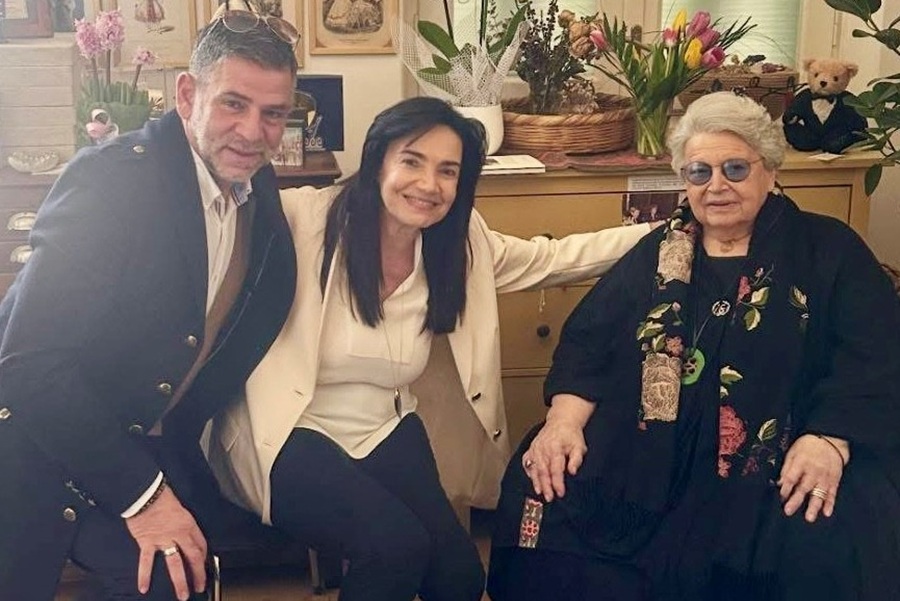 Πρώτη εμφάνιση της Γεωργίας Σαμαρά λίγους μήνες μετά τον χαμό της κόρης της Λένας