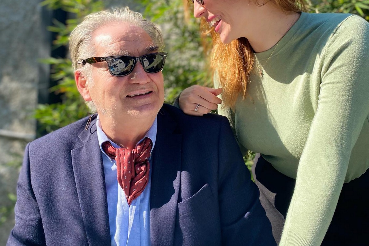 Ελληνίδα ηθοποιός ποζάρει με τον μπαμπά της και στέλνει το μήνυμά της