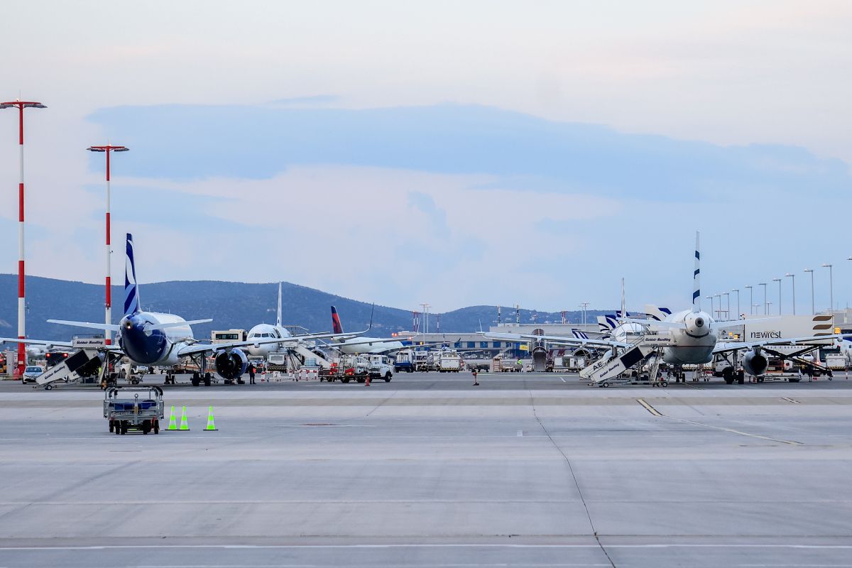 Εκκενώνεται το αεροδρόμιο Πάφου – Ακυρώνονται οι πτήσεις προς Κύπρο