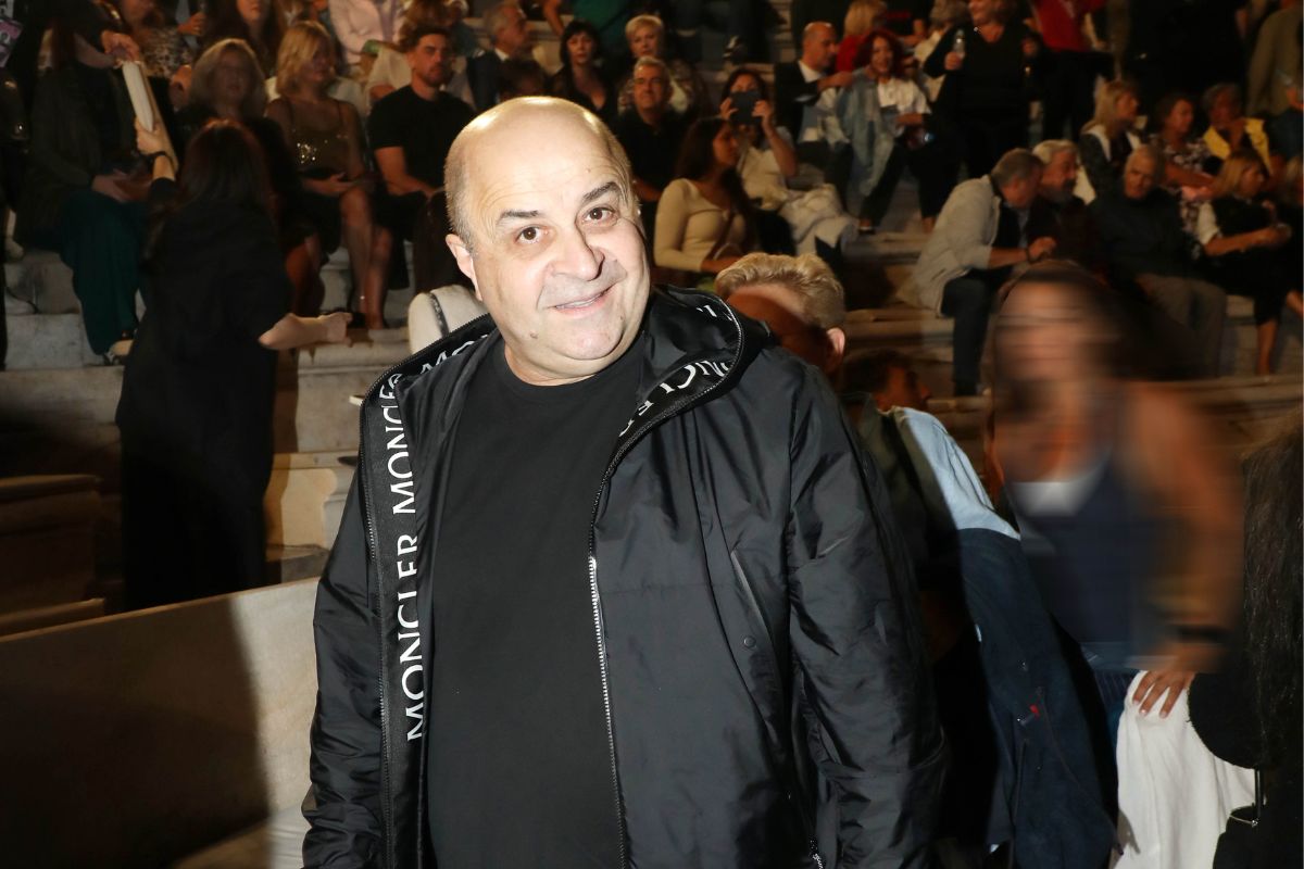 Σε μεγάλα κέφια ο Μάρκος Σεφερλής στη σουίτα του Fantasia στον Οικονομόπουλο!