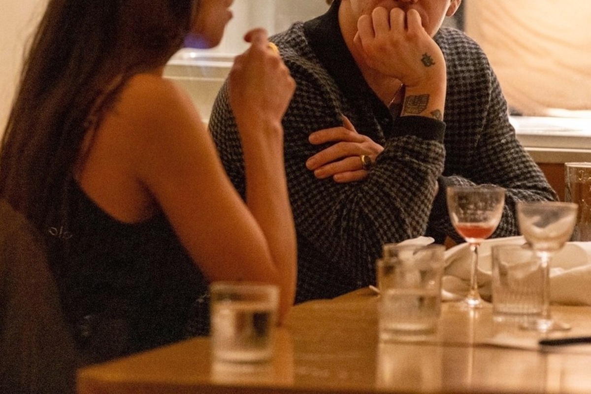 Μετά τον χωρισμό της η γνωστή ηθοποιός σε ραντεβού με τραγουδιστή