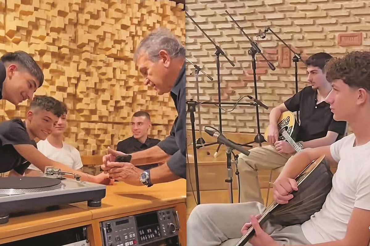 Ξαναμπήκε στο στούντιο ο Νταλάρας