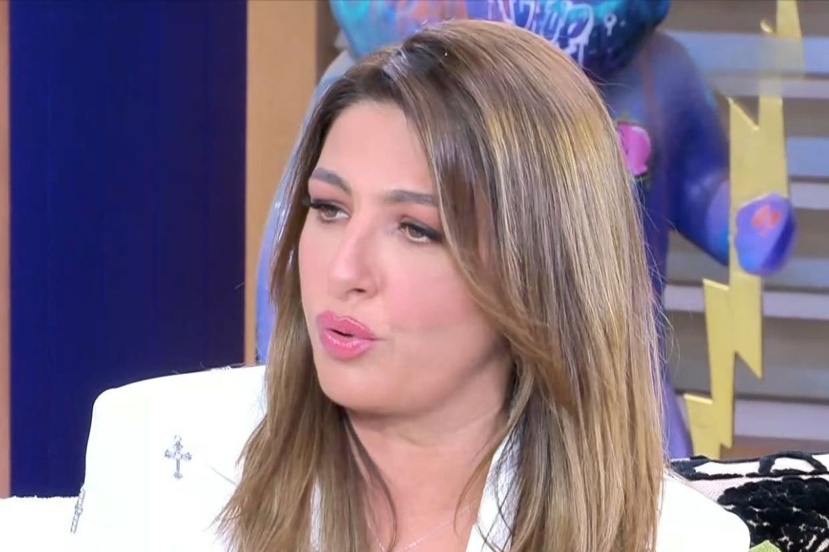 Έλενα Παπαρίζου μετά την περιπέτεια υγείας: «Έπαθα υπερκόπωση, πρέπει όλοι να προσέχουμε»