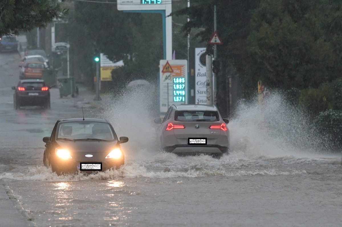 Συναγερμός για τα κύματα κακοκαιρίας που χτυπούν τις ήδη επιβαρυμένες περιοχές