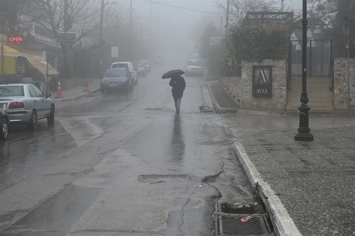Έκτακτο δελτίο επιδείνωσης καιρού - Δείτε ποιες περιοχές θα σαρώσει