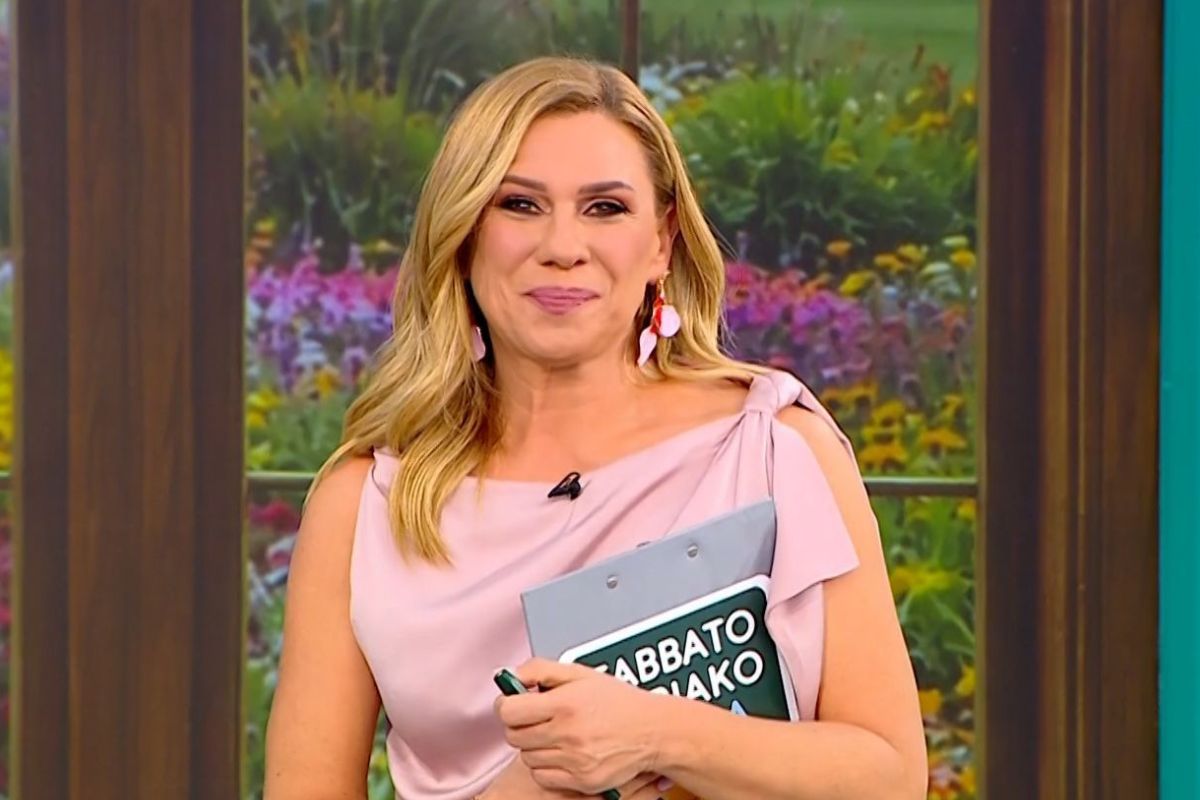 Πρεμιέρα για την Καραβάτου: «Λύγισε» μιλώντας για τα παιδιά της