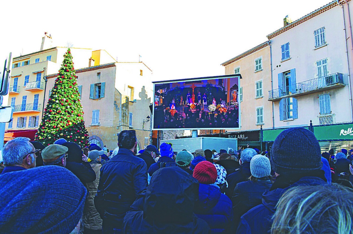 Μπριζίτ Μπαρντό: Πλήθος κόσμου αποχαιρέτησε τη θρυλική «Μπεμπέ»