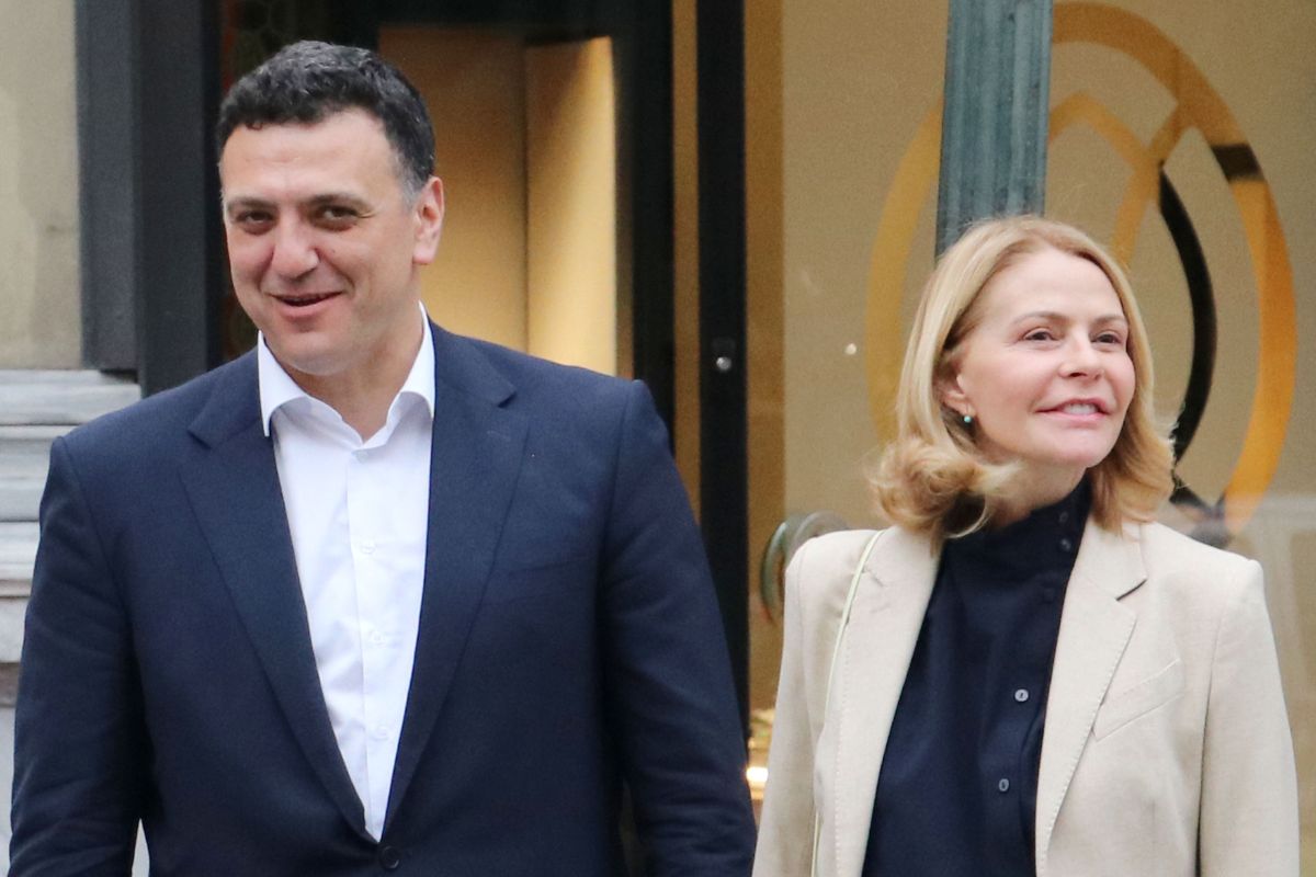 Βασίλης Κικίλιας – Τζένη Μπαλατσινού: Στον Πειραιά για τα Θεοφάνεια με τον μικρό Παναγιώτη – Αντώνιο