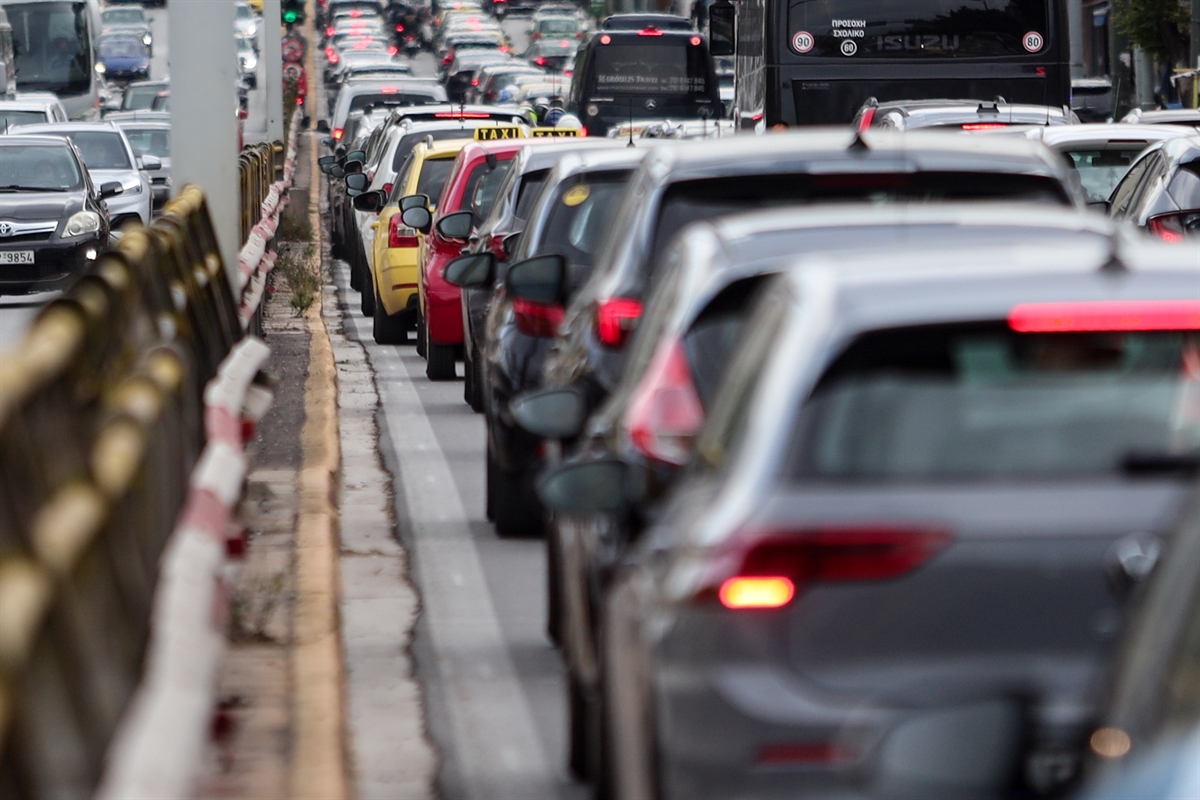 Αυξημένη κίνηση στη Λεωφόρο Κηφισίας και στη Λεωφόρο Αθηνών