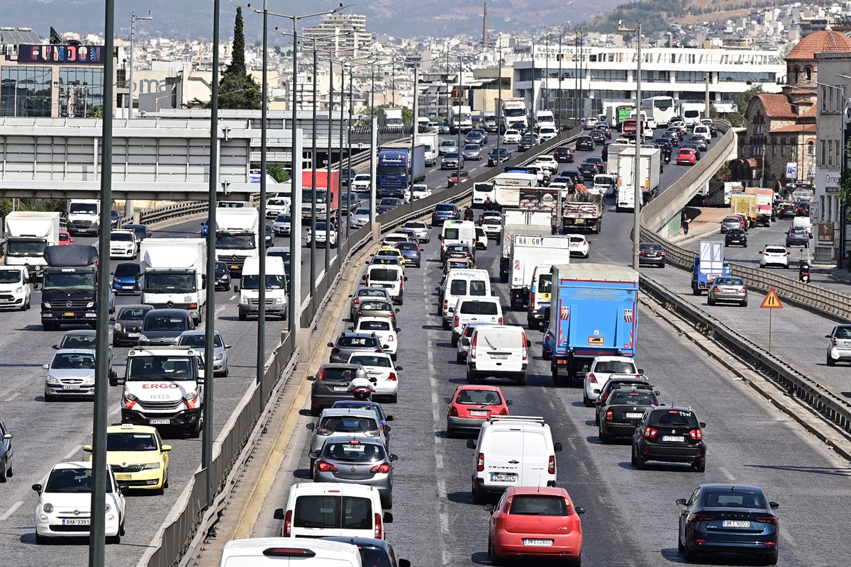 Μποτιλιάρισμα από το Παλατάκι Χαϊδαρίου προς τα Διυλιστήρια