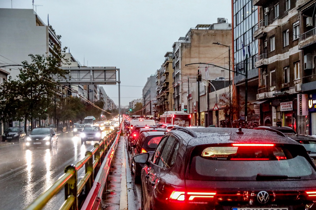 Αυξημένη κίνηση στη Λεωφόρο Κηφισιάς - Μποτιλιάρισμα στο ρεύμα προς Κατεχάκη