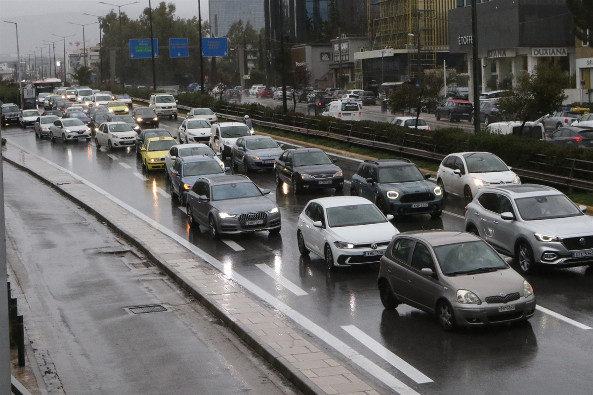 Μποτιλιάρισμα με το «καλημέρα» - Δείτε την κίνηση στους δρόμους
