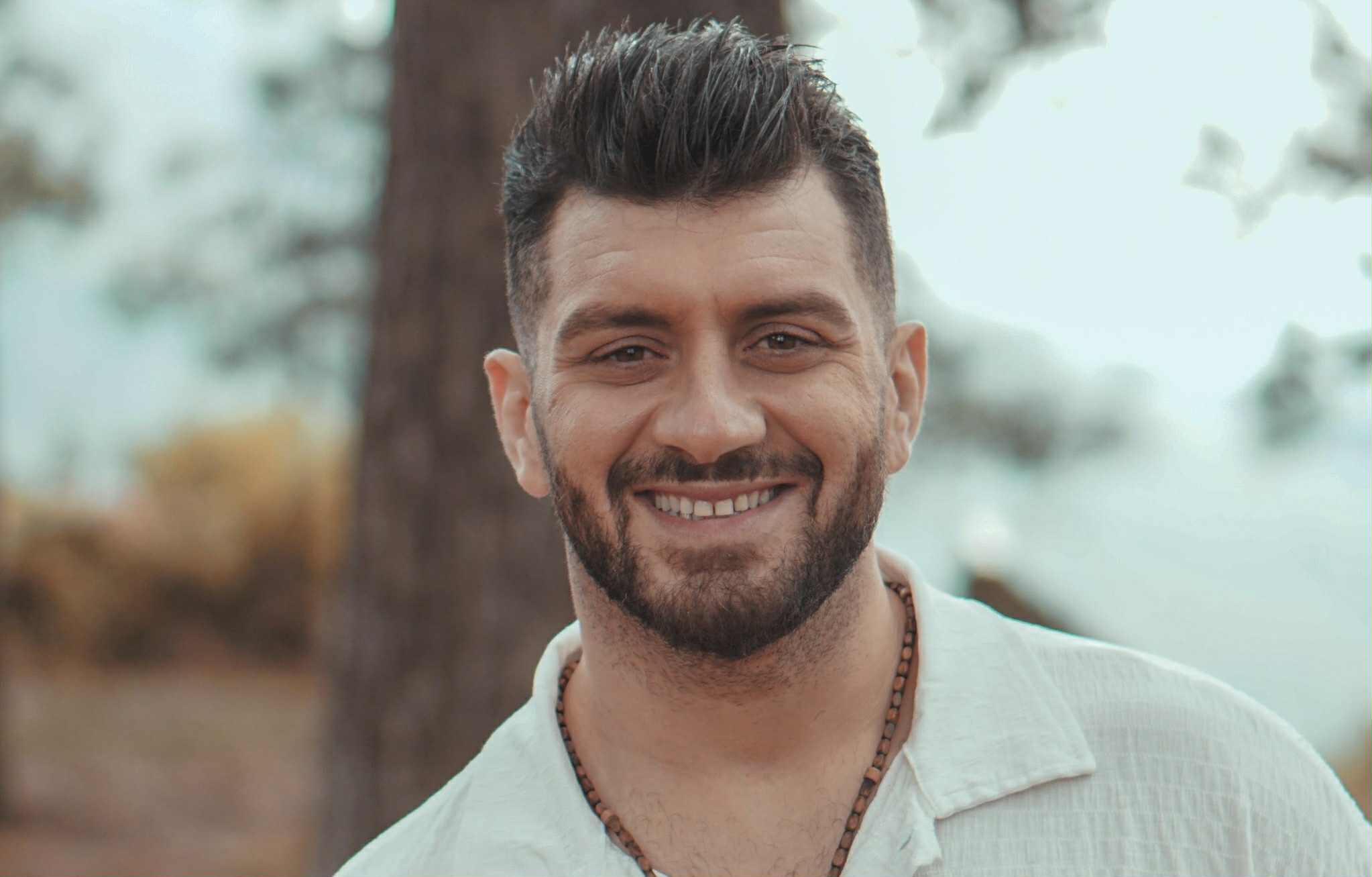 Πιλάτος Κουνατίδης: Εντυπωσιάζει το νέο του single με τίτλο «Μαζί σου να ρισκάρω»