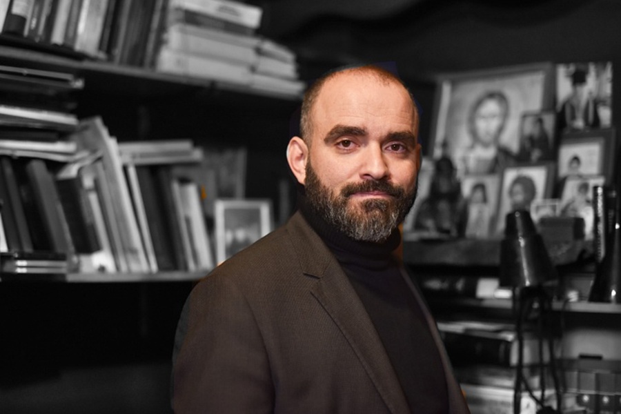 Ο συγγραφέας Χρίστος Κρεμνιώτης στην Espresso για την πολύκροτη υπόθεση των Πετραλώνων