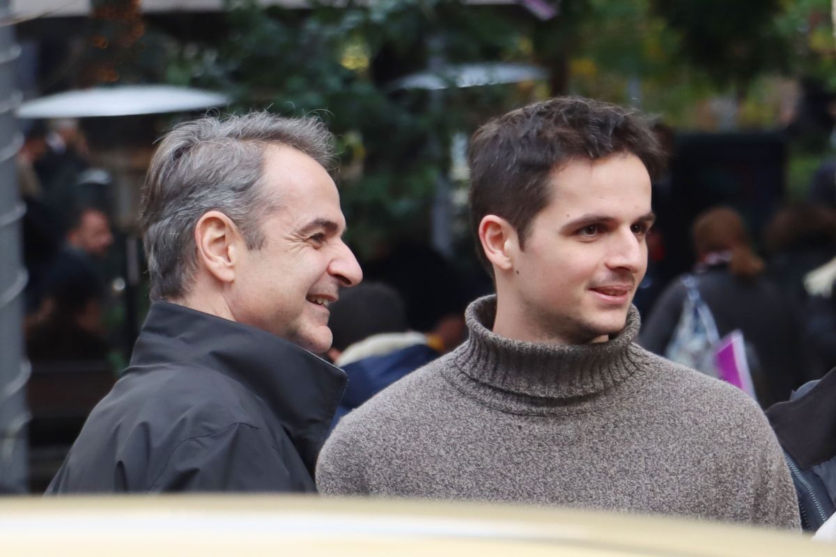 Μητσοτάκης: Στο σινεμά με τον γιο του, Κωνσταντίνο, για να δουν τον Καποδίστρια