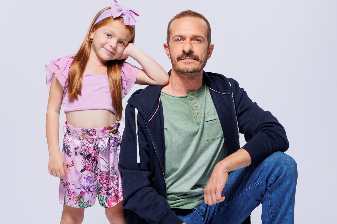 «Μπαμπά, σ’ αγαπώ»: Ο Μιχάλης Βαλάσογλου είναι ο «Μπαμπά-τρέχας»!