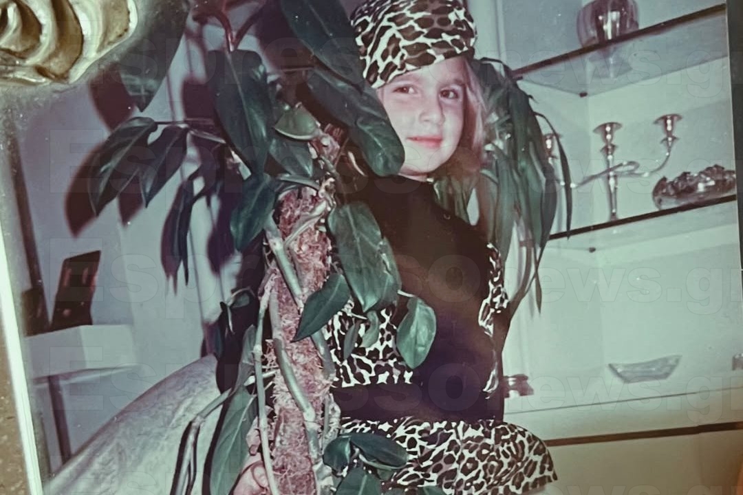 Δε θα πιστέψετε ποια Ελληνίδα τραγουδίστρια είναι η μικρούλα