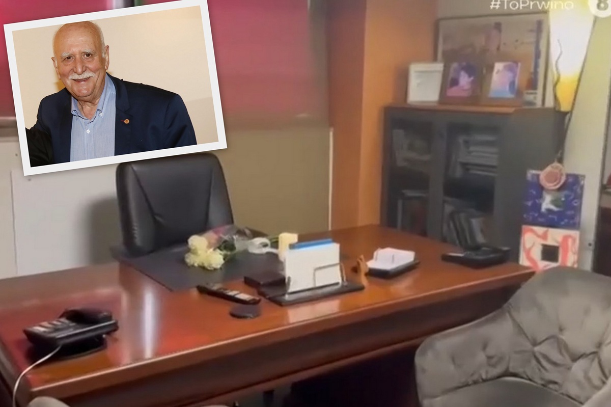 Γιώργος Παπαδάκης: Λουλούδια και ένα κερί αναμμένο στο γραφείο του στον ΑΝΤ1