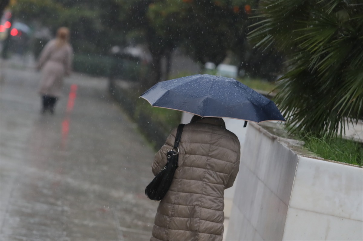Νεφώσεις με τοπικές βροχές και θερμοκρασία σε ανοιξιάτικα επίπεδα