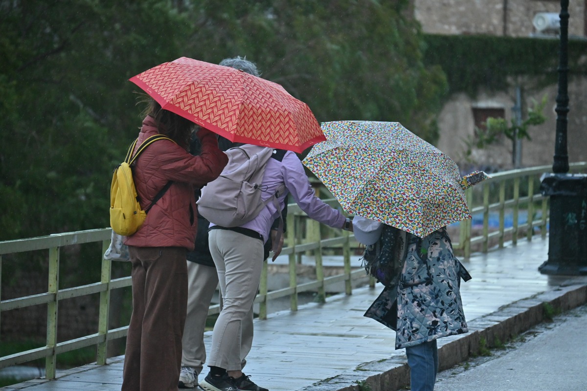 Σημαντική επιδείνωση του καιρού με ισχυρές βροχές, καταιγίδες και θυελλώδεις ανέμους
