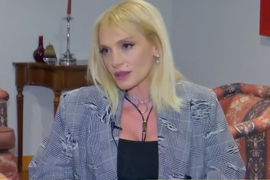 Ελεωνόρα Ζουγανέλη: «Η σχέση μου με τη ζυγαριά είναι αηδιαστική»