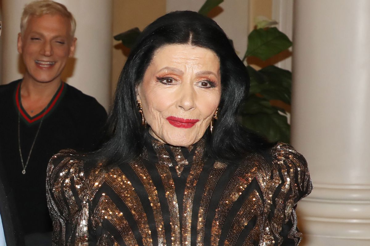 Ζωζώ Σαπουντζάκη: Παραμένει στο νοσοκομείο – Ο σύντροφός της δεν μπορεί να τη δει