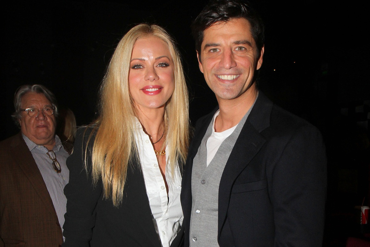 Όταν ο Σάκης τραγουδά για τη Ζέτα!