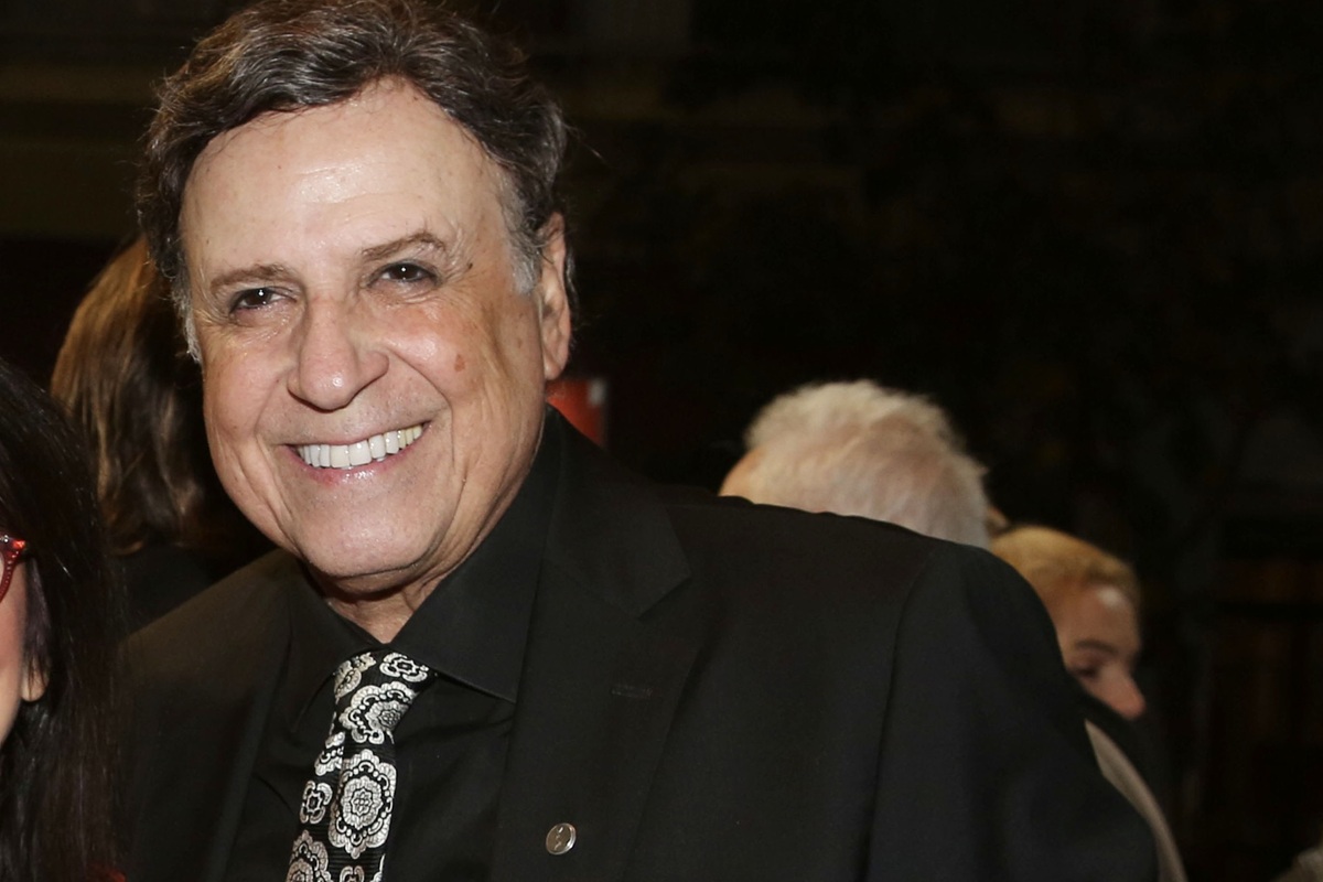 Πρεμιέρα για τον Χάρη Ρώμα με τη μητέρα στο πλευρό του