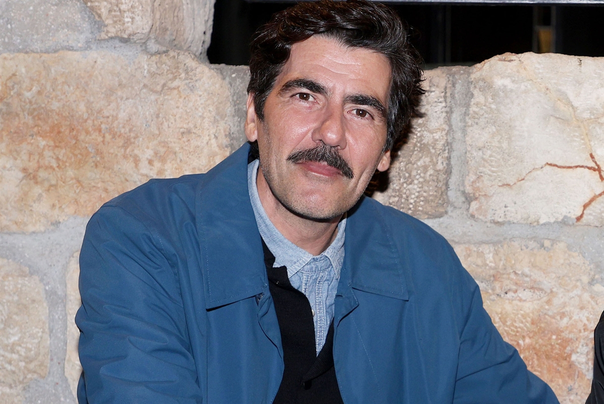 Αντώνης Καρυστινός: «Μου λένε ότι είμαι περίεργος επειδή δεν με ικανοποιεί το “έτσι είναι”»