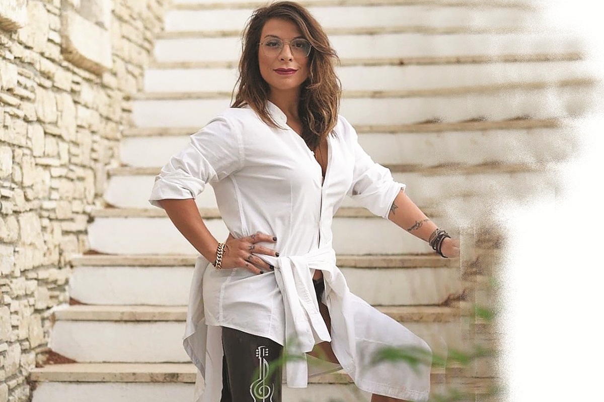 Όρθια πάλι στη σκηνή η Πένυ Σκάρου μετά τη φρίκη του βιασμού