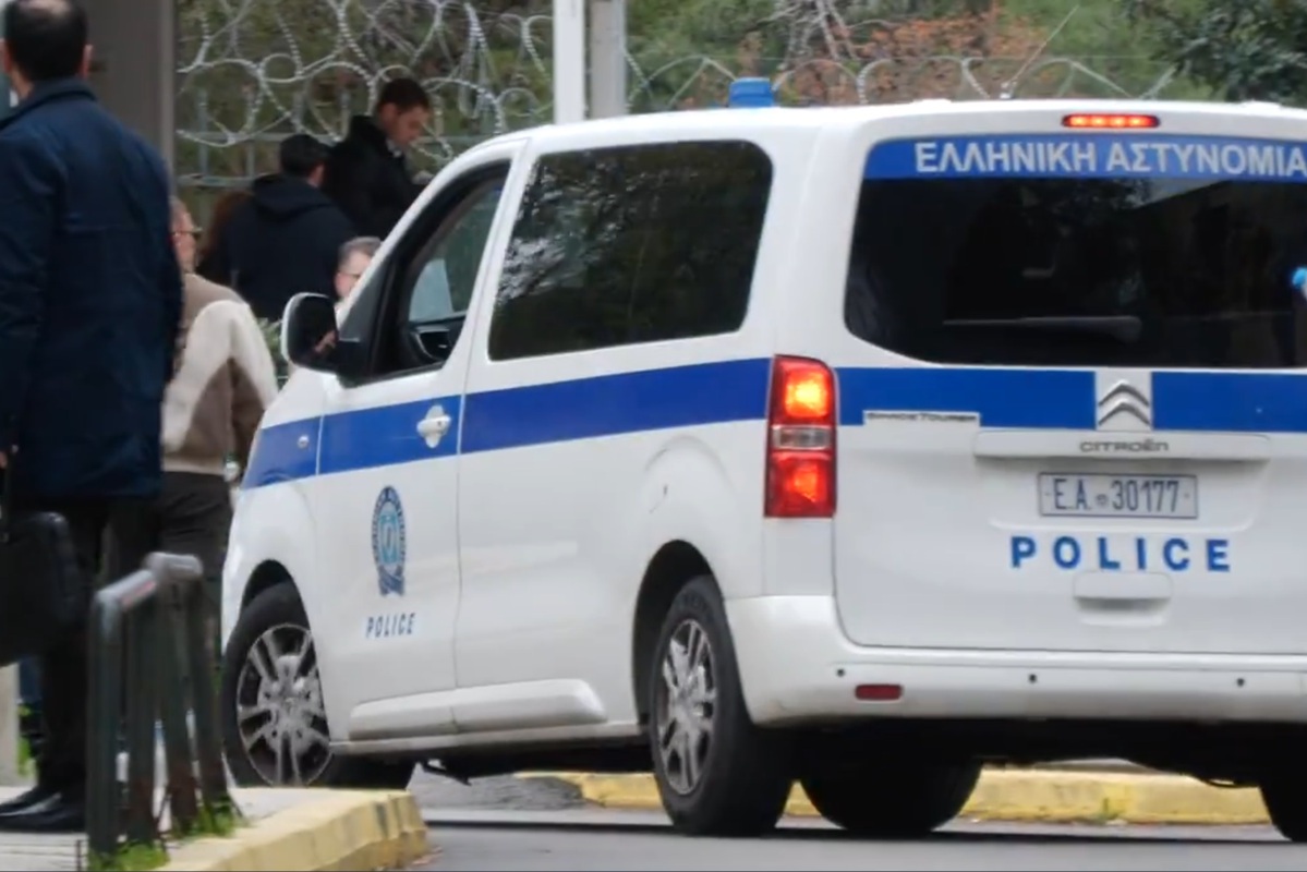 Στα δικαστήρια η τραγουδίστρια που προκάλεσε το τροχαίο στο Κολωνάκι υπό την επήρεια αλκοόλ