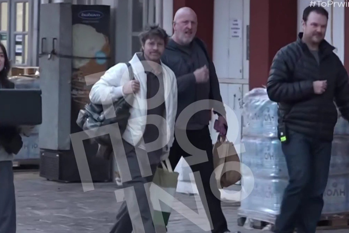 Μπράντ Πιτ: Οι πρώτες εικόνες του στην Ύδρα – «Σας ευχαριστώ πολύ παιδιά»