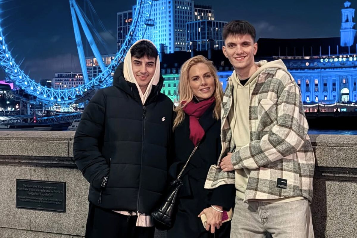 Ντορέττα Παπαδημητρίου: Ταξίδι στο Λονδίνο με τους γιους της και τον σύντροφό της