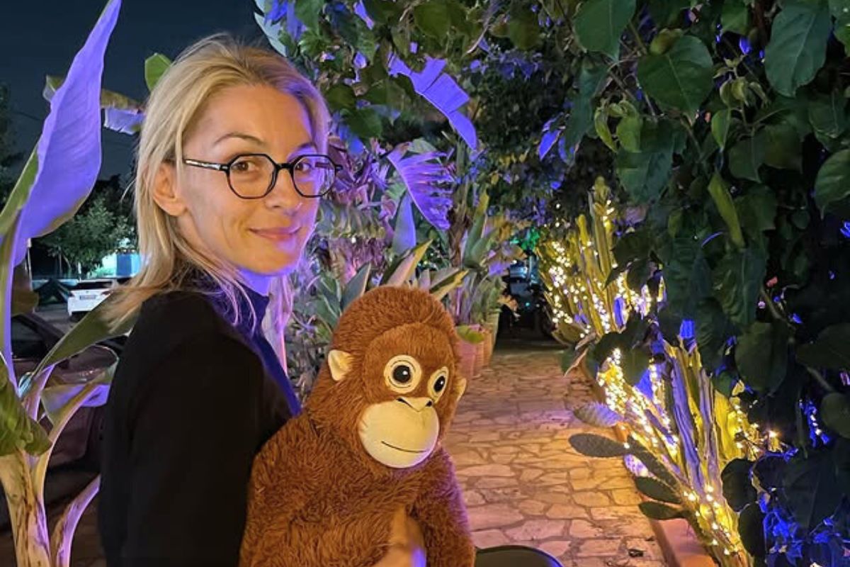 Γιούλικα Σκαφιδά: Ράβει μόνη της την Αποκριάτικη στολή του γιου της και δηλώνει… σε απόγνωση