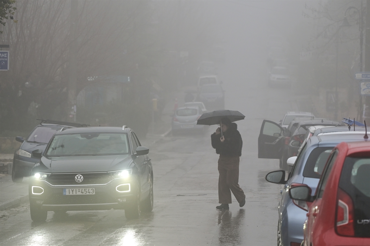Ραγδαία επιδείνωση του καιρού με βροχές και καταιγίδες