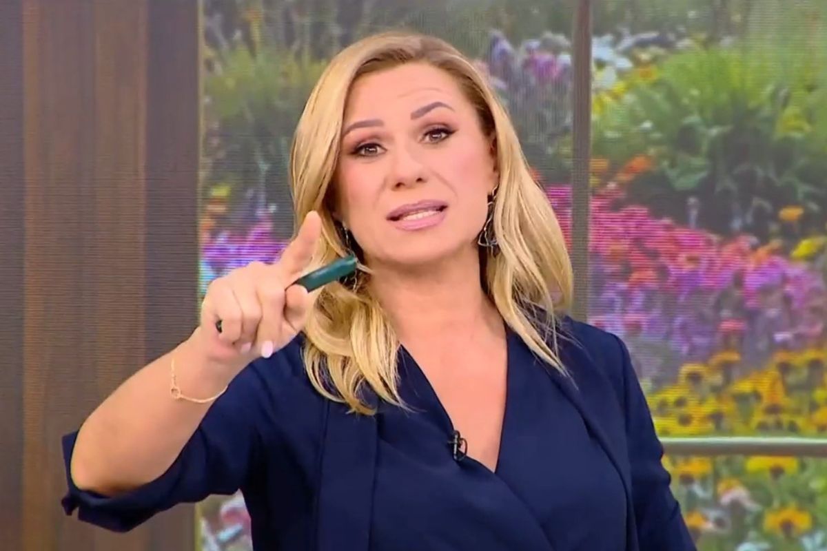 Κατερίνα Καραβάτου για την κόρη της: «Μου είπε ότι διάβασε πολύ σκληρά σχόλια για μένα κάτω από κάτι βιντεάκια»