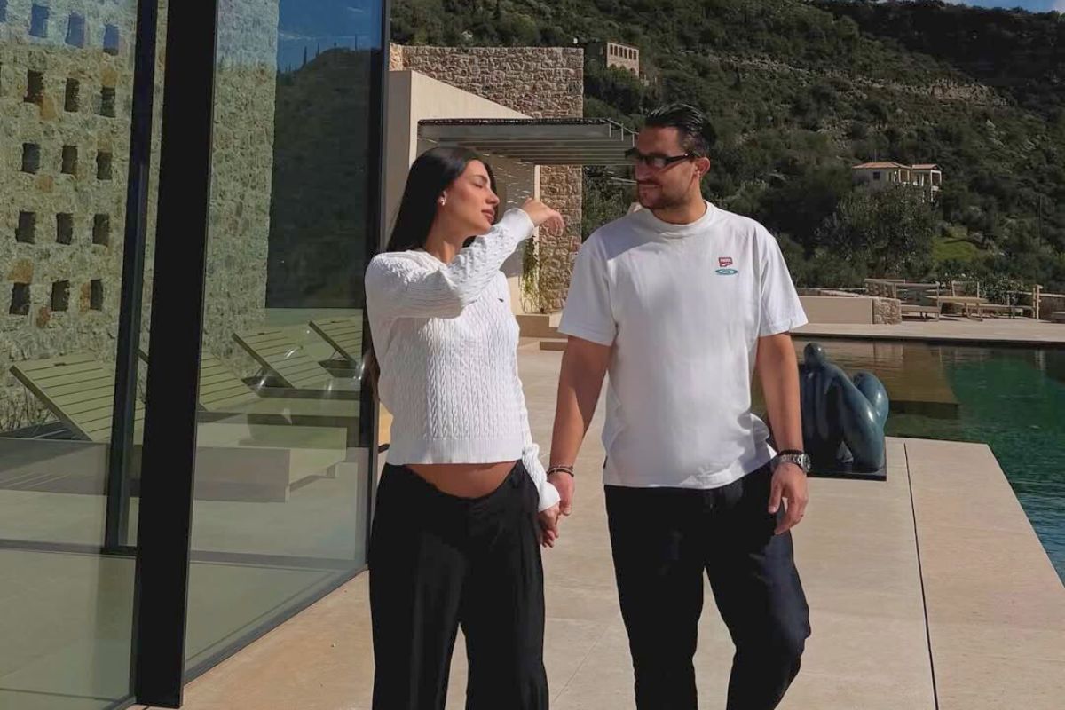 Ευχές για την Ημέρα της Γυναίκας στη σύζυγό του από τον Σάκη Κατσούλη