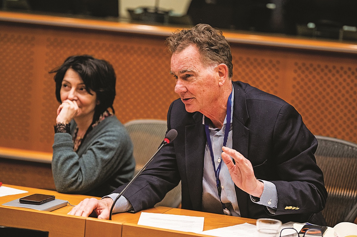 Σινεκριτικός ο Παπανδρέου!