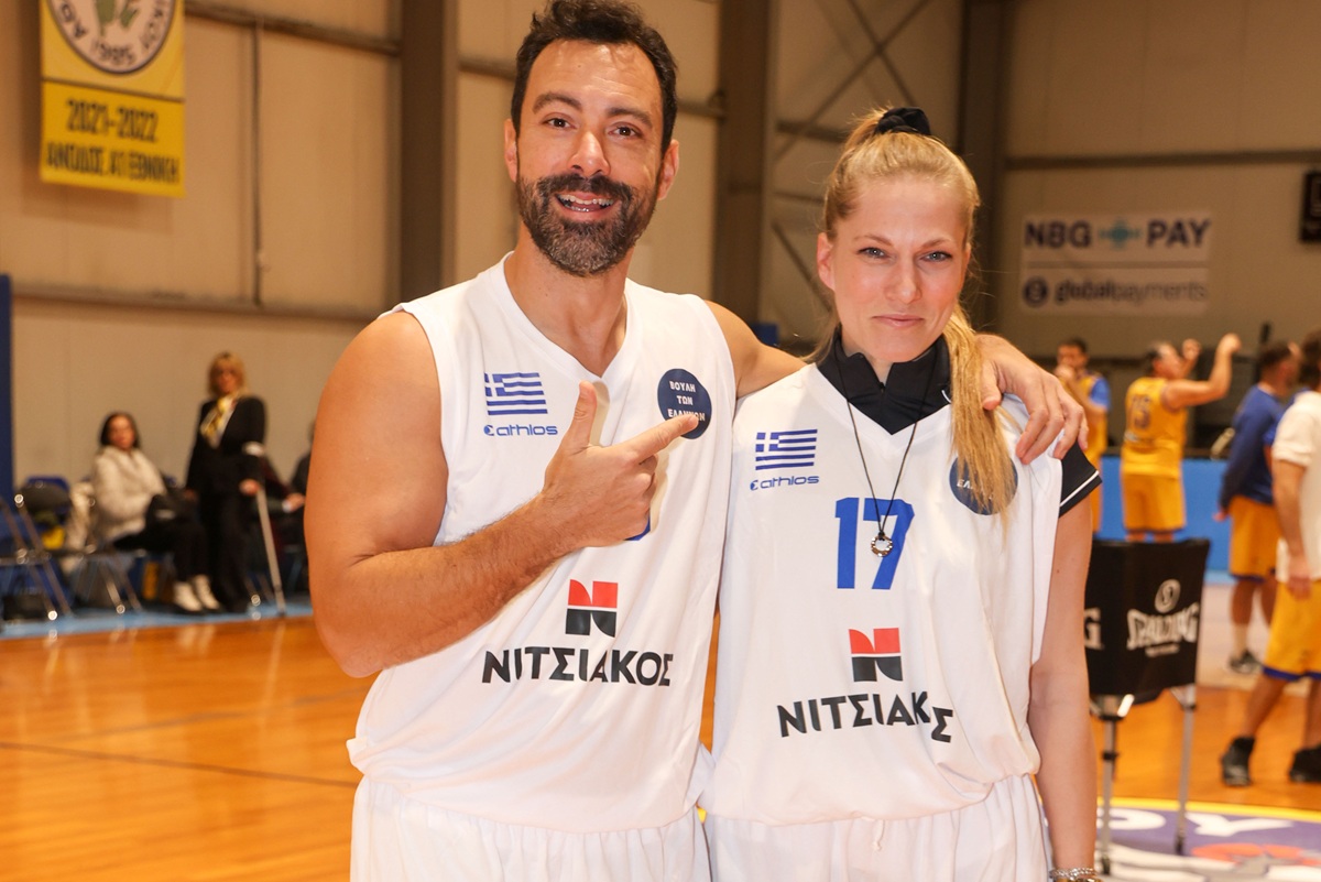 Η πρώτη εμφάνιση της Σάρας Εσκενάζυ μετά την απώλεια του πατέρα της