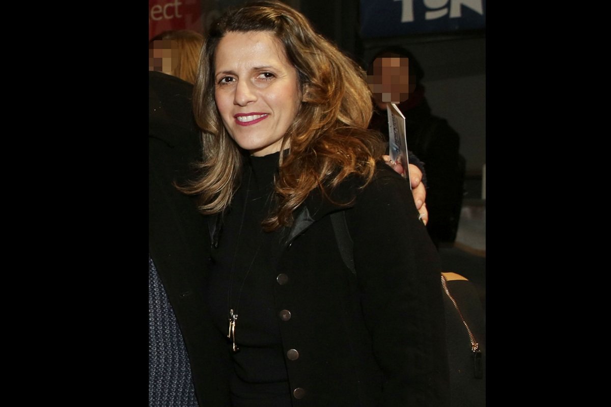 Πρόκειται για την κατά 20 χρόνια νεότερη σύζυγο Έλληνα ηθοποιού