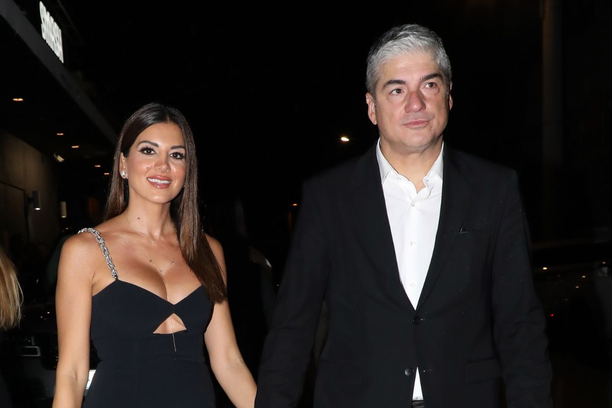 Σταματίνα Τσιμτσιλή: Βραδινή έξοδος με τον Θέμη Σοφό - Tο λαμπερό look