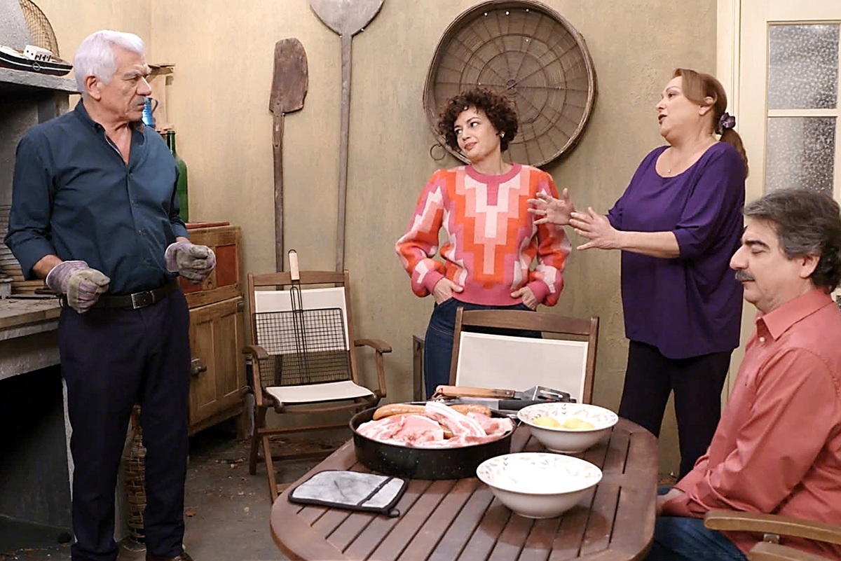 «Το σόι σου»: Ο Βαγγελάκης δοκιμάζει τη χορτοφαγία και ο Χαμπέας τρώει σπανακόρυζο