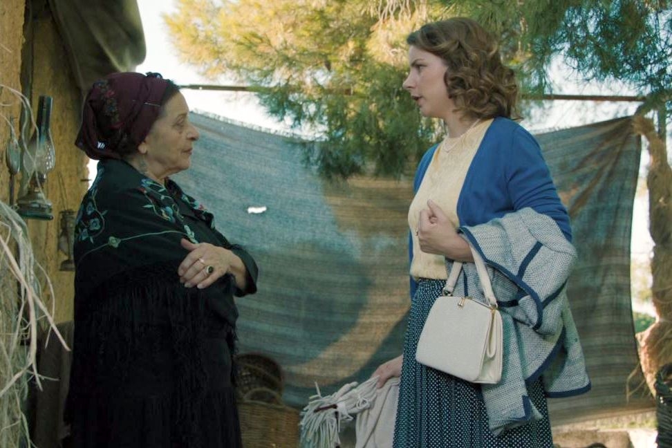 «Το Σπίτι Δίπλα Στο Ποτάμι»: Η Ιουλία συναντά την τσιγγάνα - μάγισσα της Ρόδου