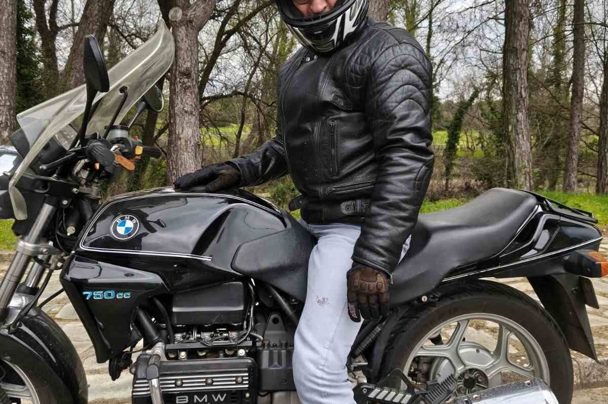 Easy rider πρώην υπουργός και νυν βουλευτής!