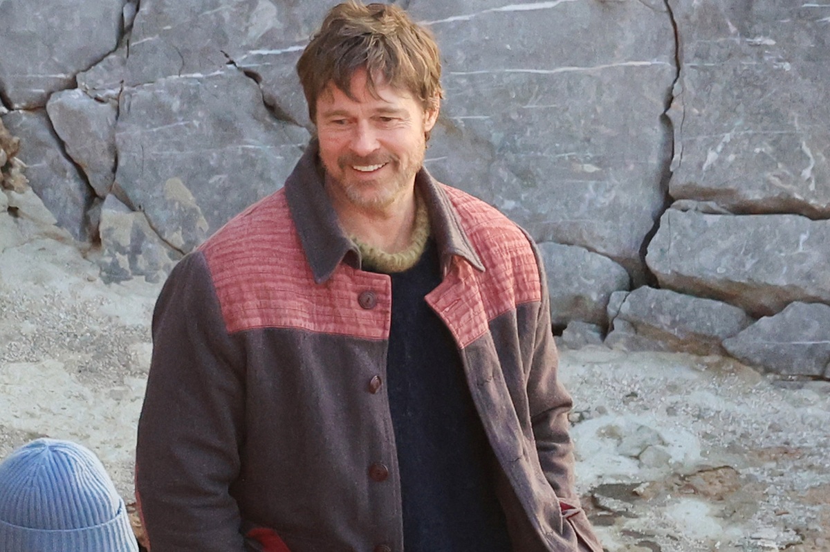 Μπραντ Πιτ: Χολιγουντιανό στούντιο η πλατεία Κοτζιά, με φορτηγά και το καμαρίνι του σταρ