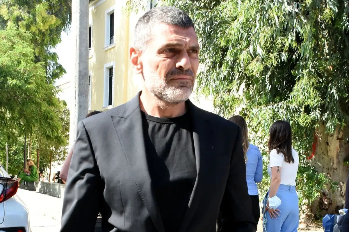 Τόνυ Μαυρίδης: Στο πλευρό του πατέρα του στο νοσοκομείο